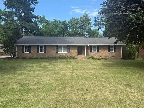 2266 Eastgate Dr, Snellville, GA 30078