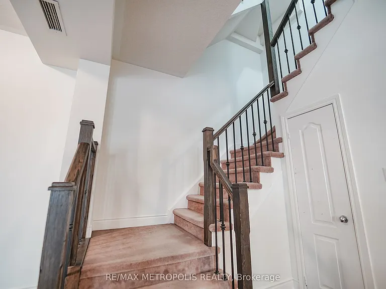 3 Rean Dr #Townhouse 13 — Photo 21