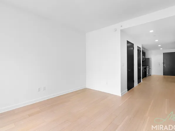 21 West End Avenue image 4 of 40