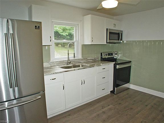 5th image of 133 Barnhart St