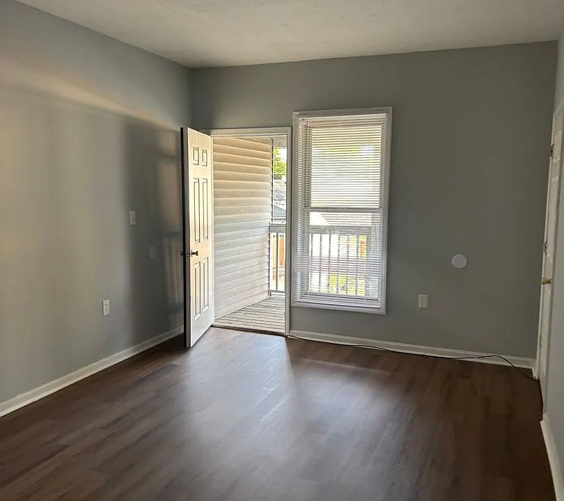 2111 Bradley Ave