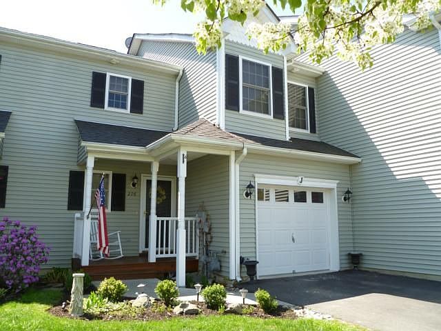 1st image of 276 Pinebrook Dr #276
