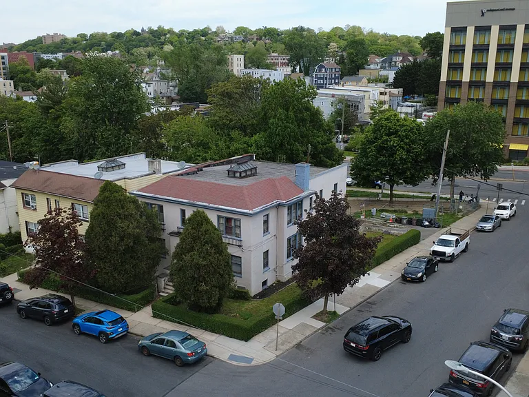 110 Purser Pl #2L — Photo 13