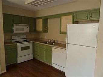 3rd image of 5941 NE Moonstone Dr #30D