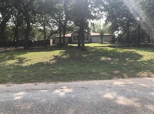 13 Robindale Ln, Burleson, TX 76028