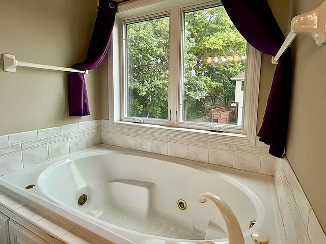 5745 Annapolis Ln N — Photo 14