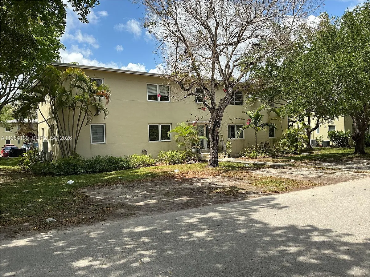 Building Photo - 7734 SW 55th Ave #C