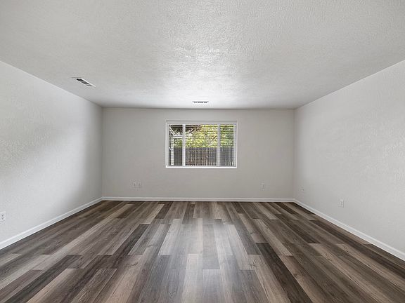 3rd image of 2740 Brae Dr