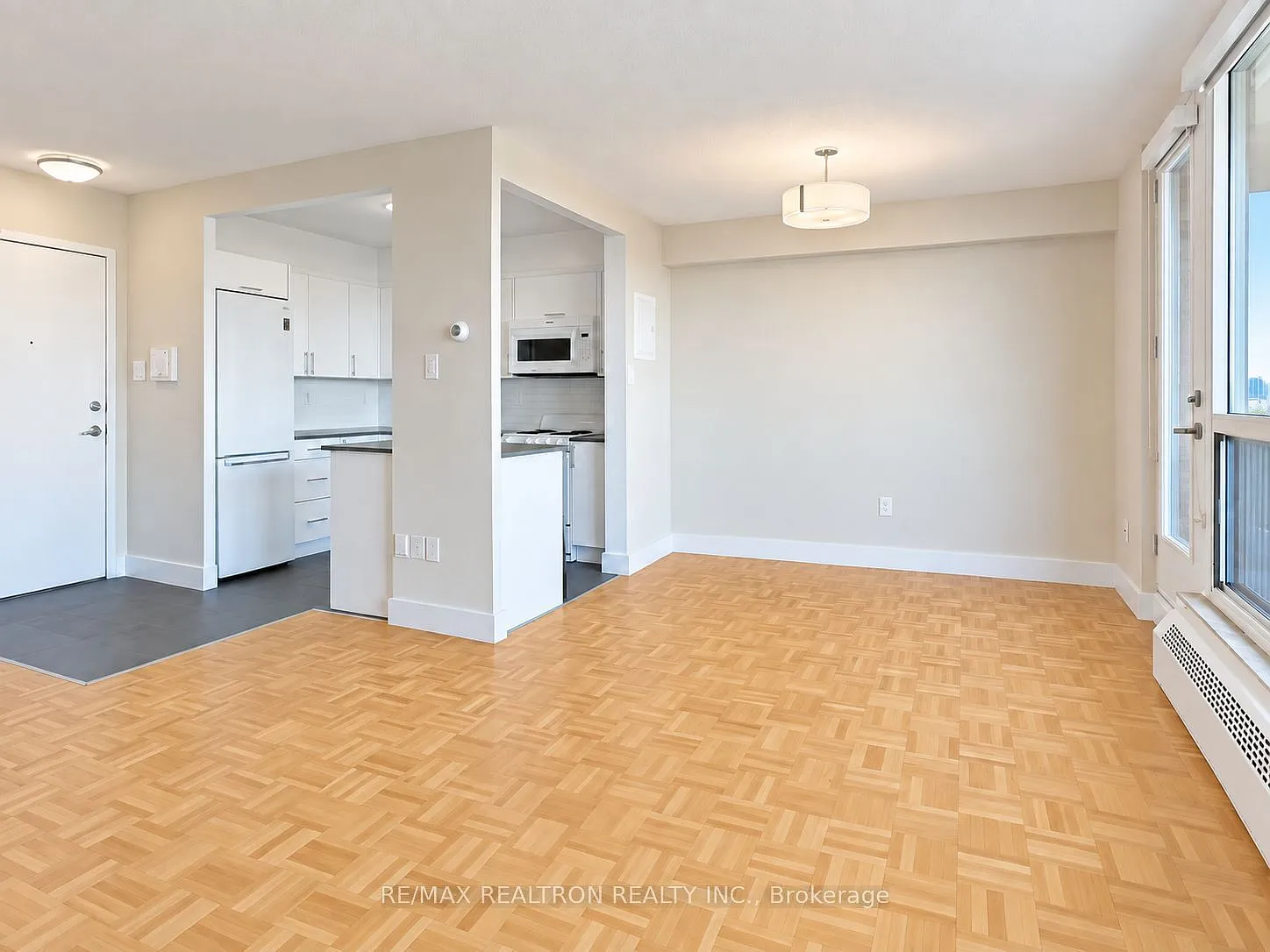 1 bed, $2,595 — Photo 3