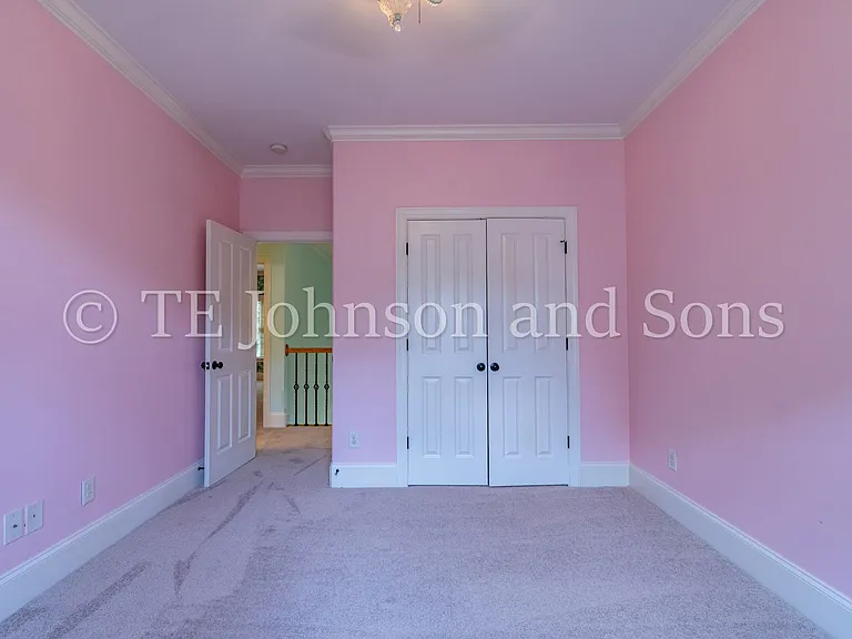 1112 Oakencroft Ct — Photo 34