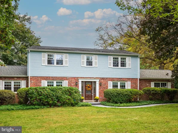 3 Woodmont Ln, Malvern, PA 19355