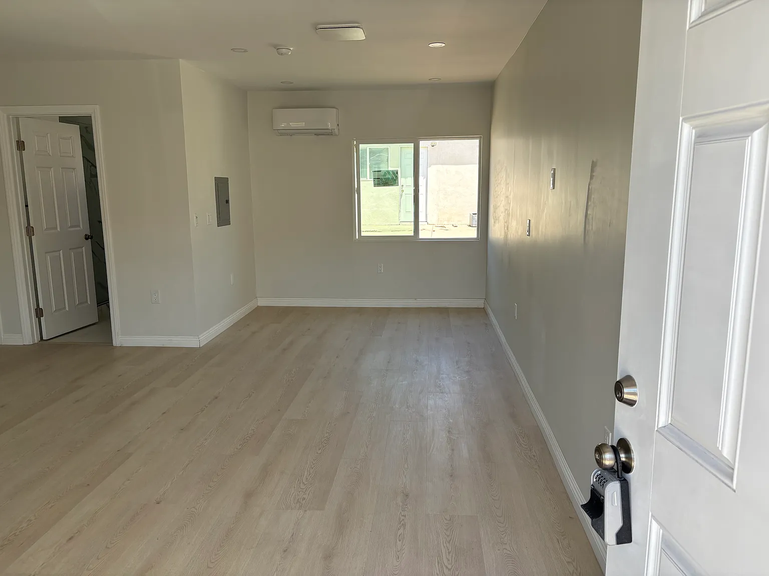 1517 Stevens Ave — Photo 2