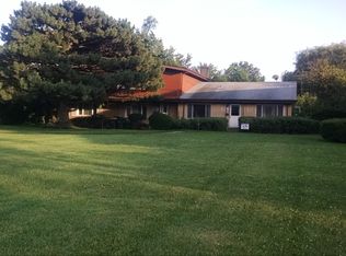 7033 W Greenleaf St, Niles, IL 60714