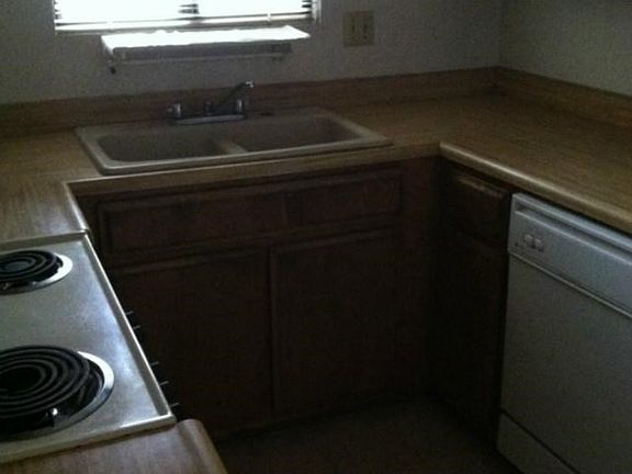3rd image of 872 15th St