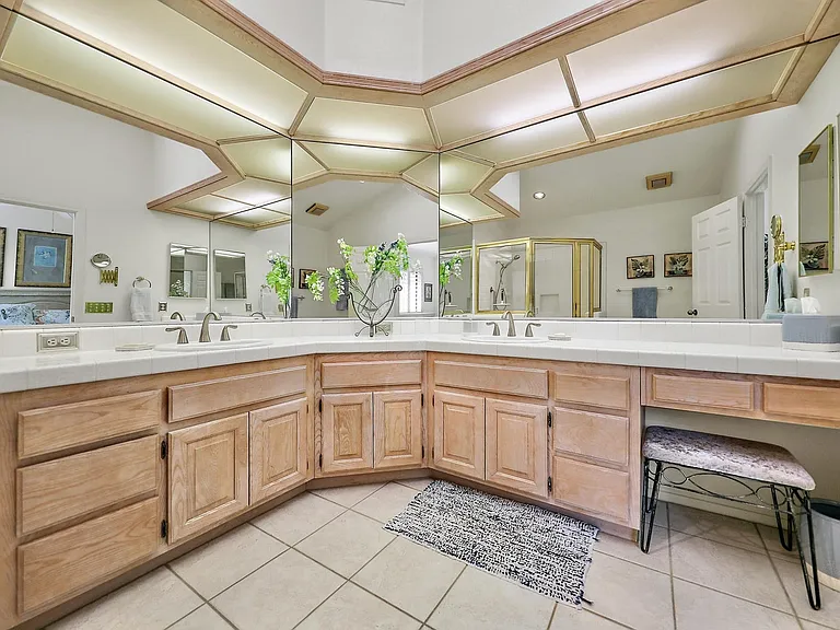 39 Blue River Dr — Photo 4