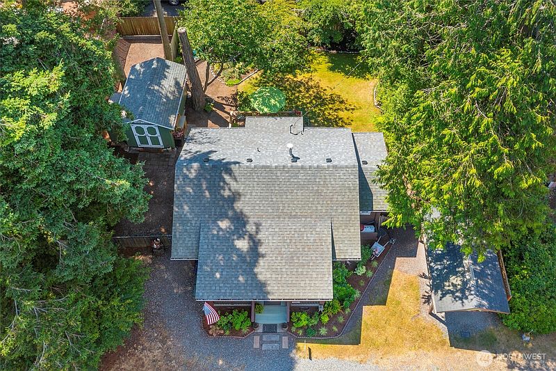3rd image of 4803 Cedar Lane