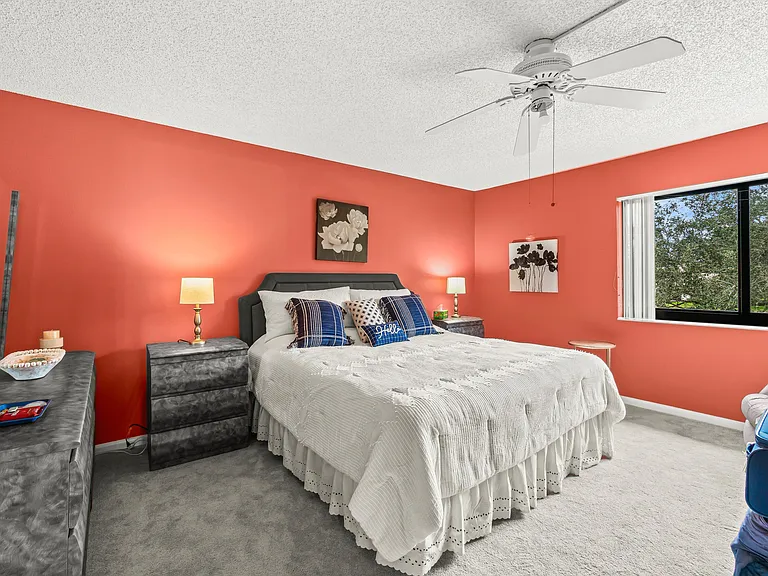 5687 Fairway Park Dr — Photo 21