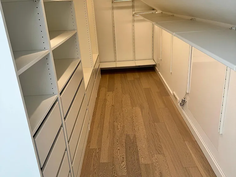 Walk in closet