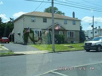 2nd image of 716 E Allen St
