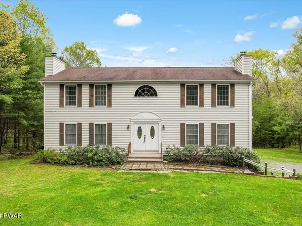 112 Long Pine Rd, Greeley, PA 18425