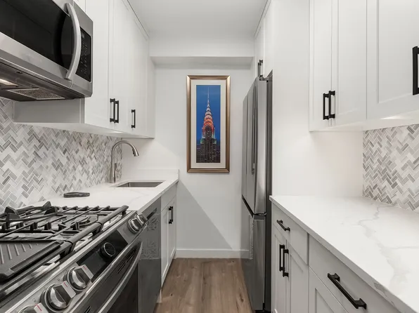 310 Lexington Avenue image 3 of 5