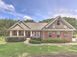 82 Peach Ln, Royston, GA 30662