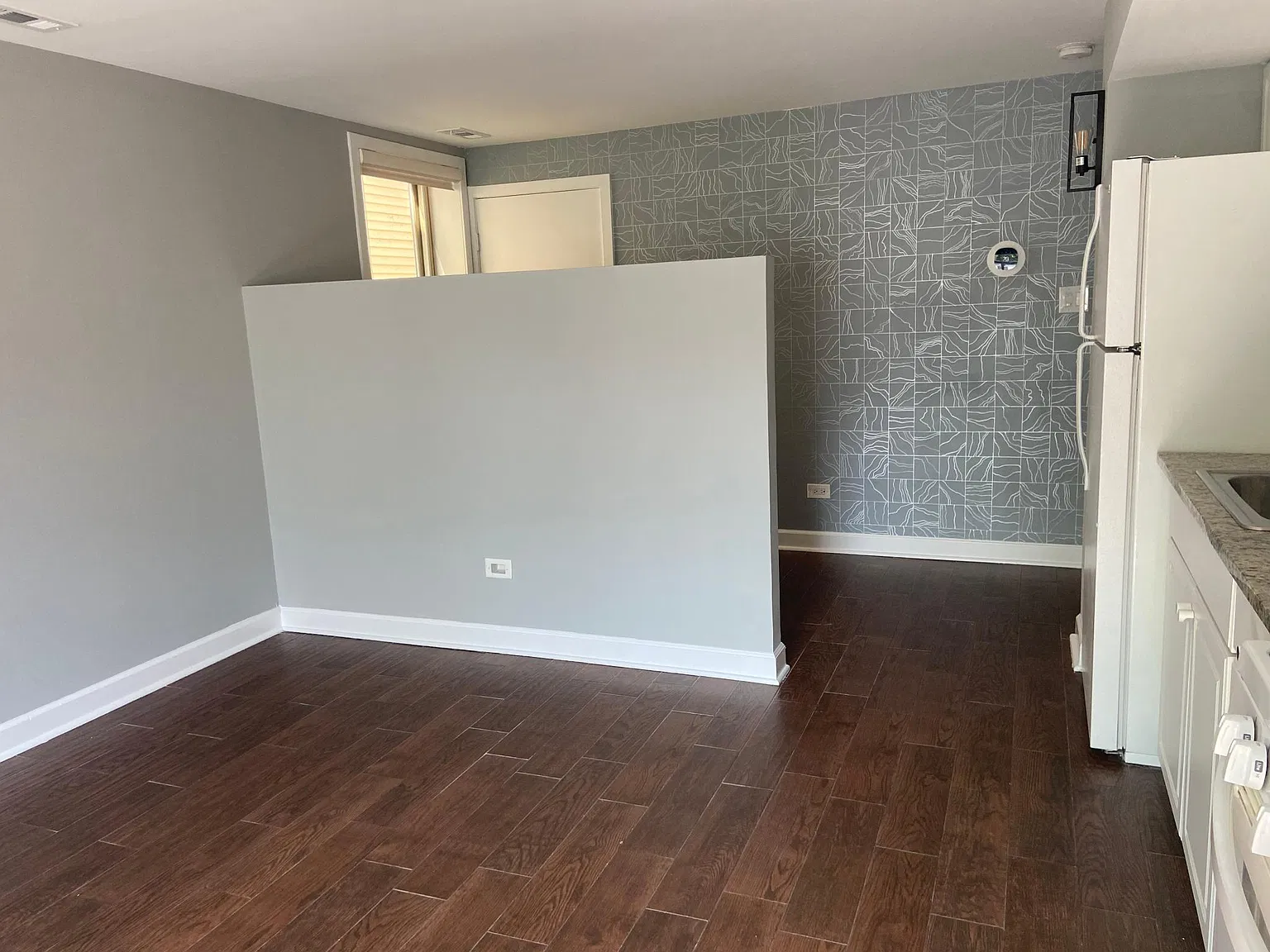 Studio, 400 sqft, $1,725 — Photo 3