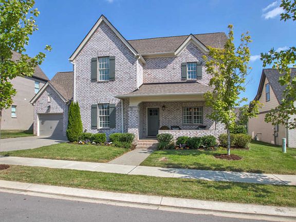 2nd image of 808 Fontwell Ln