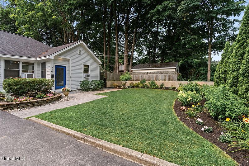 2nd image of 324 Lake Avenue