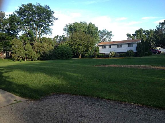 Side lot included