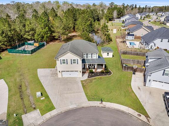 4th image of 328 Windsor Rd