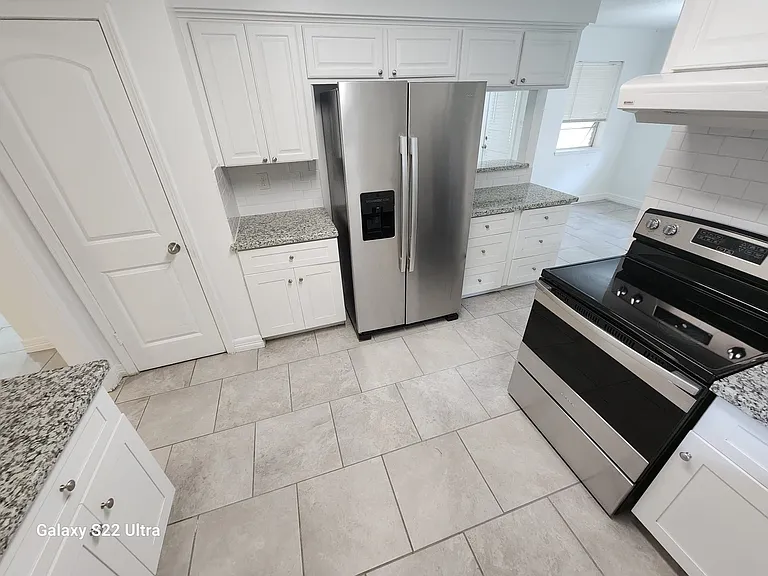 5835 Paisley St — Photo 2
