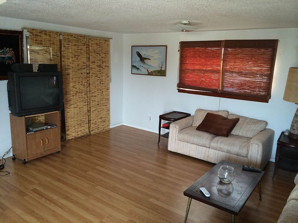 2nd image of 6518 Beach Dr
