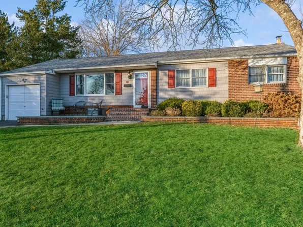 27 Elchester Drive, East Northport, NY 11731