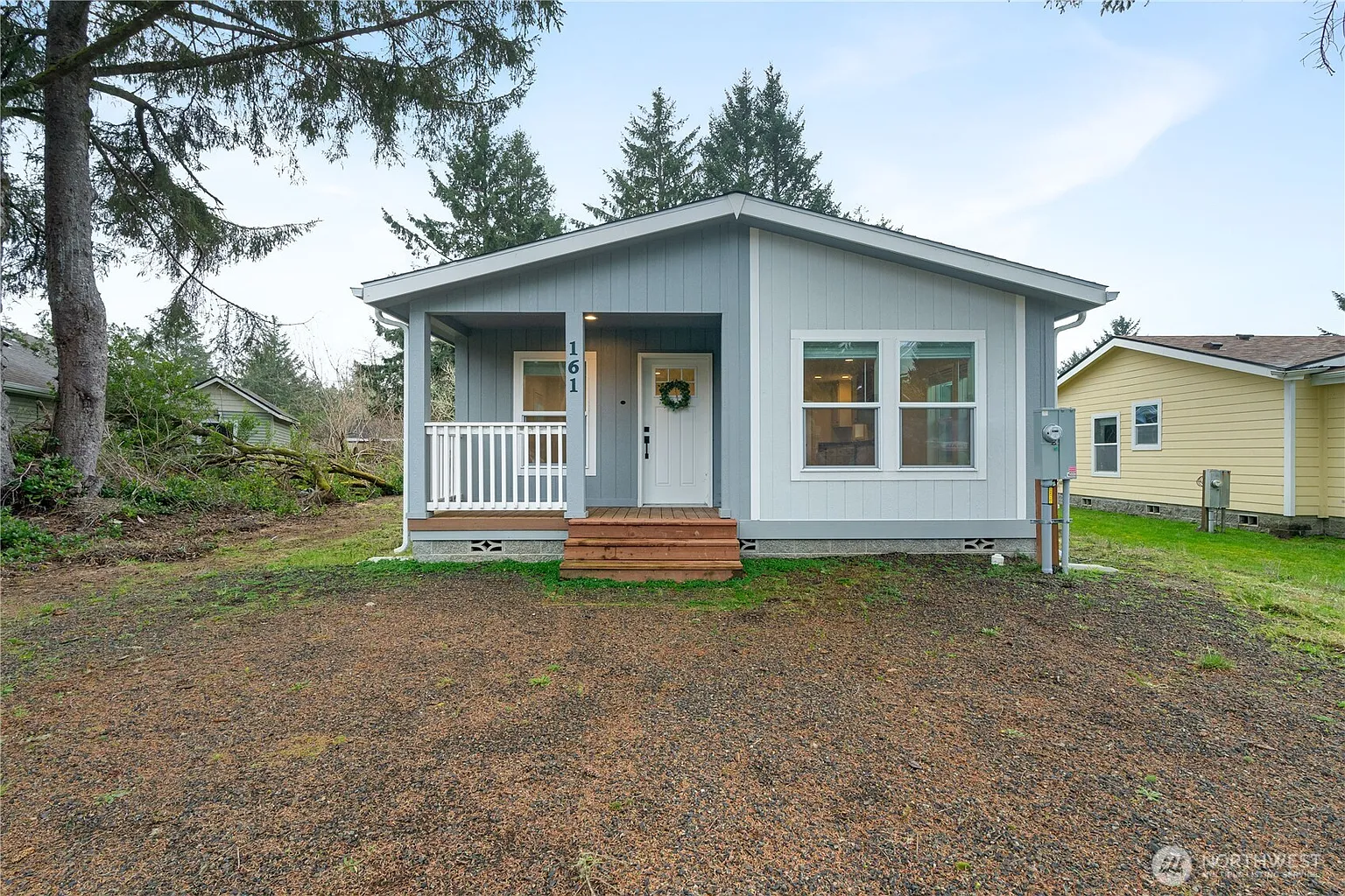 161 Polaris Boulevard SW photo 1
