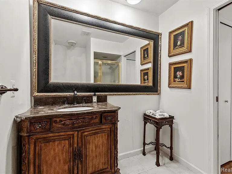 42160 Woodward Ave #18 — Photo 13