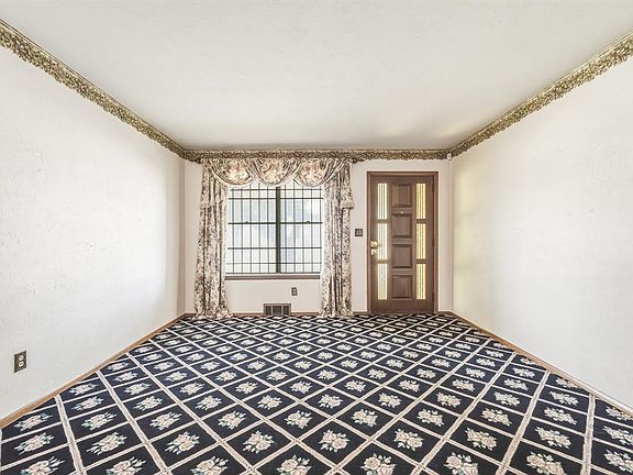 5th image of 2931 SW 55th St