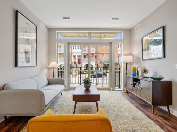 588 Wellington Sq #CLSQB105