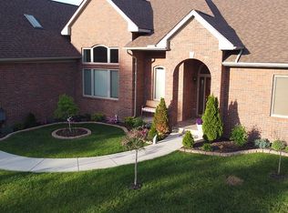 31250 Bailove Ln, Milford, MI 48381
