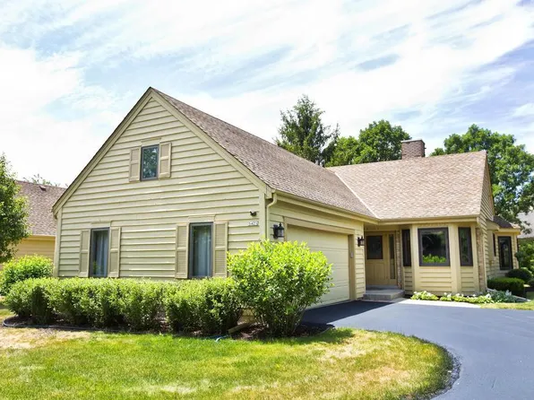 5425 Wild Rose CIRCLE, Greendale, WI 53129