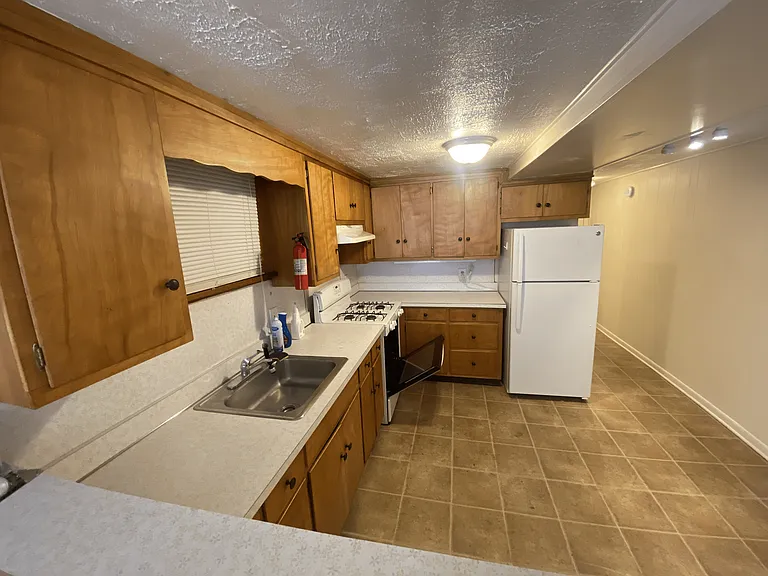 713 State St #BASEMENT — Photo 12