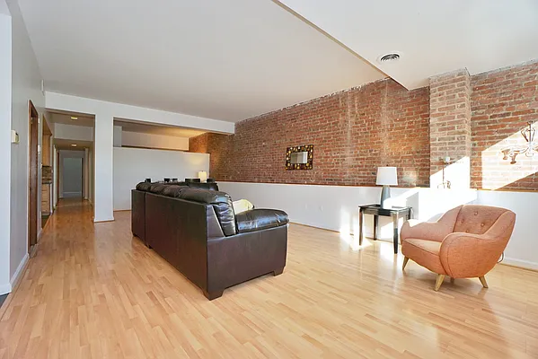 Sold by R New York | media 3