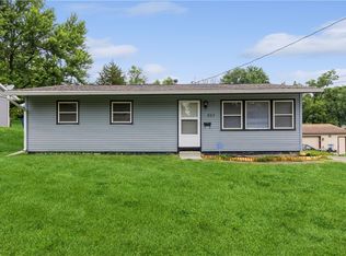 207 Pleasant View Dr, Des Moines, IA 50315