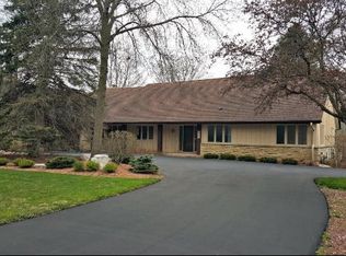 6221 Parkview Rd, Greendale, WI 53129