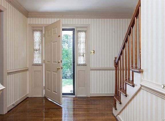 4th image of 7708 Lakeforest Dr