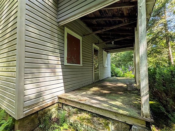 2nd image of 164 Bailey Ave