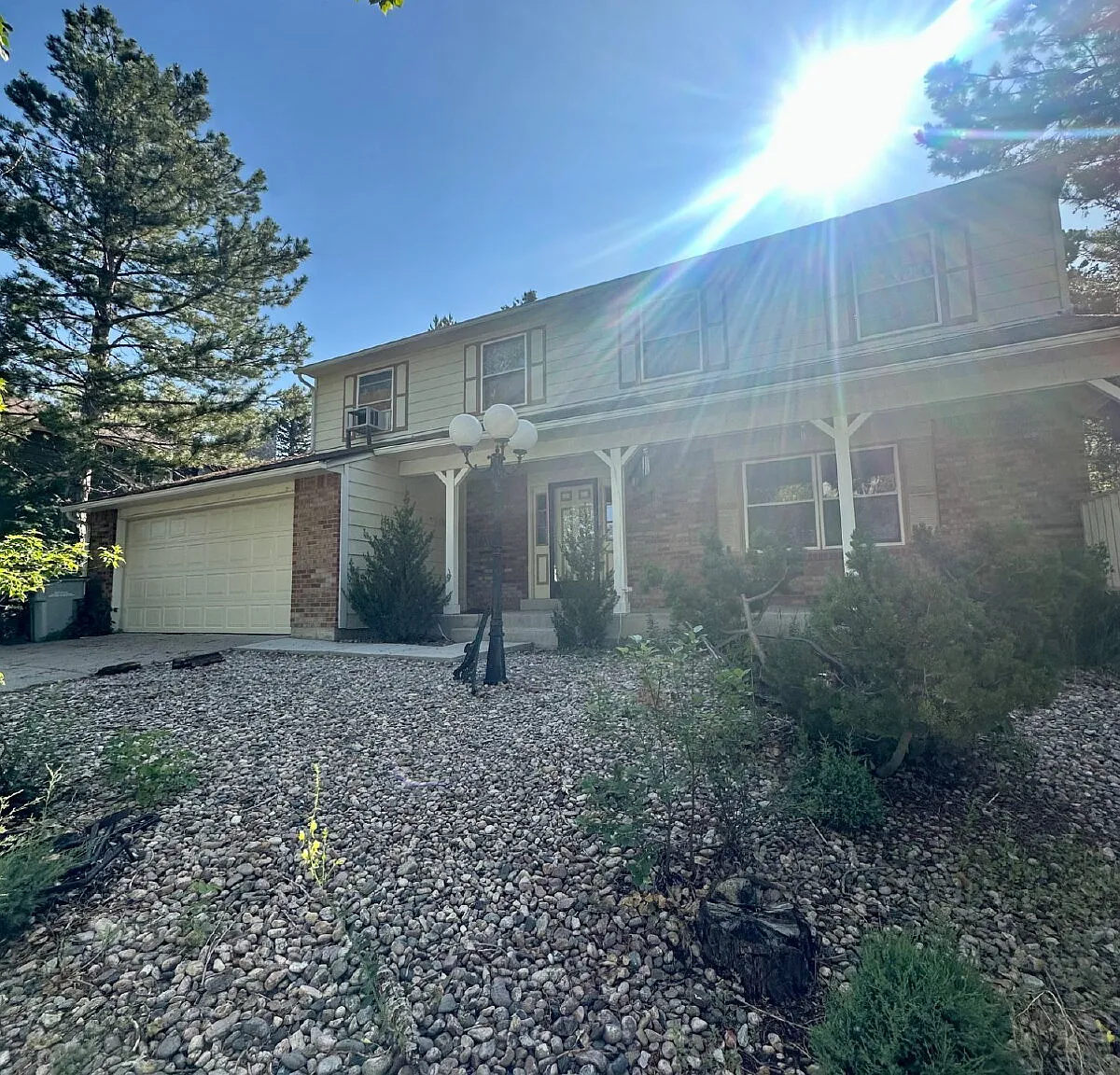 4 bed, 2.5 bath, 2188 sqft, $2,600 — Photo 2