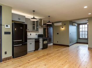 30 Newell St #4, Brooklyn, NY 11222