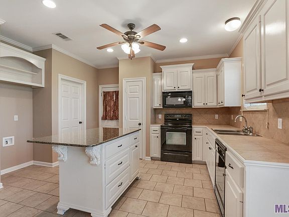 4th image of 40435 Bailey Dr