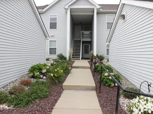 1774 Weatherstone Dr, Ann Arbor, MI 48108